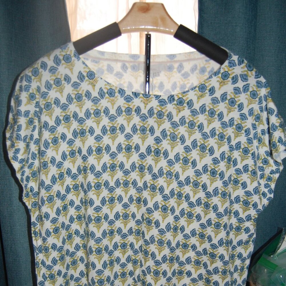 NEW BODEN WOMENS BLUE FLOWER SWEATER SIZE 12